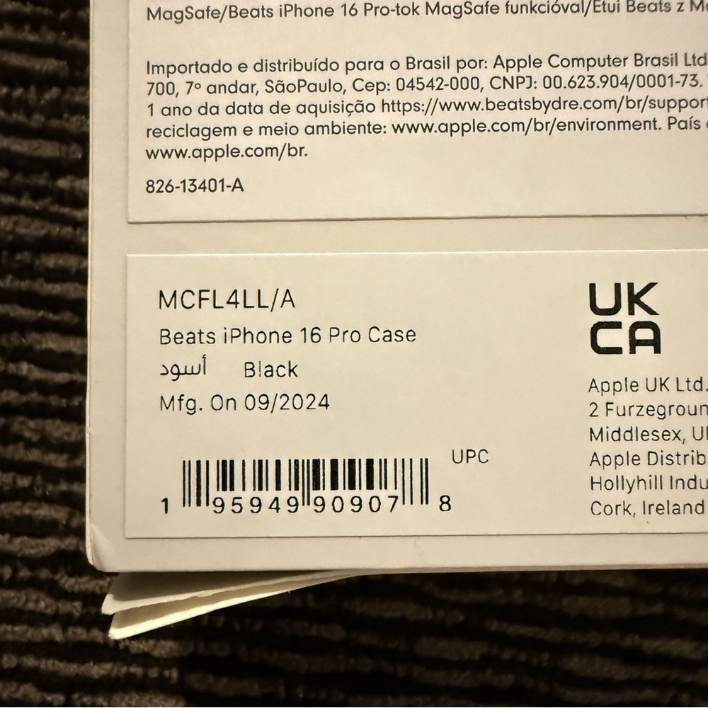 Beats by Dre iPhone 16 Pro Case with MagSafe Black - Picture 10 of 11